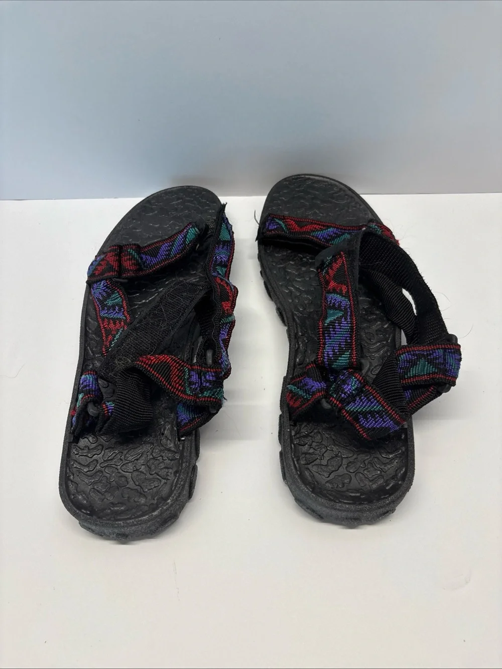 Men's Black shoremates Sandal with Multicolor Patterned Straps size 9